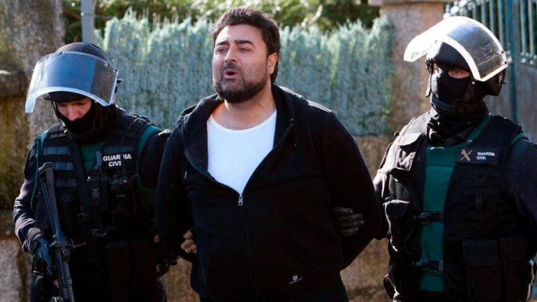 Agentes de la Guardia Civil deteniendo a Juan Paulo Giménez, hermano de Sinaí. Agentes de la Guardia Civil deteniendo a Juan Paulo Giménez, hermano de Sinaí.