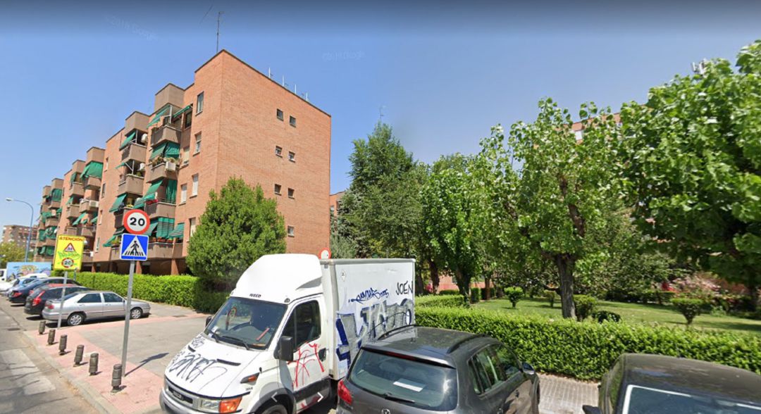 Imagen del número 35 de la Avenida de Portugal de Leganés, edificio en el que se produjo el suceso. Imagen del número 35 de la Avenida de Portugal de Leganés, edificio en el que se produjo el suceso.