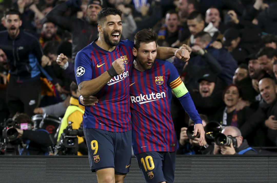 Luis Suárez junto a Messi en un partido del Barça.jpg Luis Suárez junto a Messi en un partido del Barça.jpg