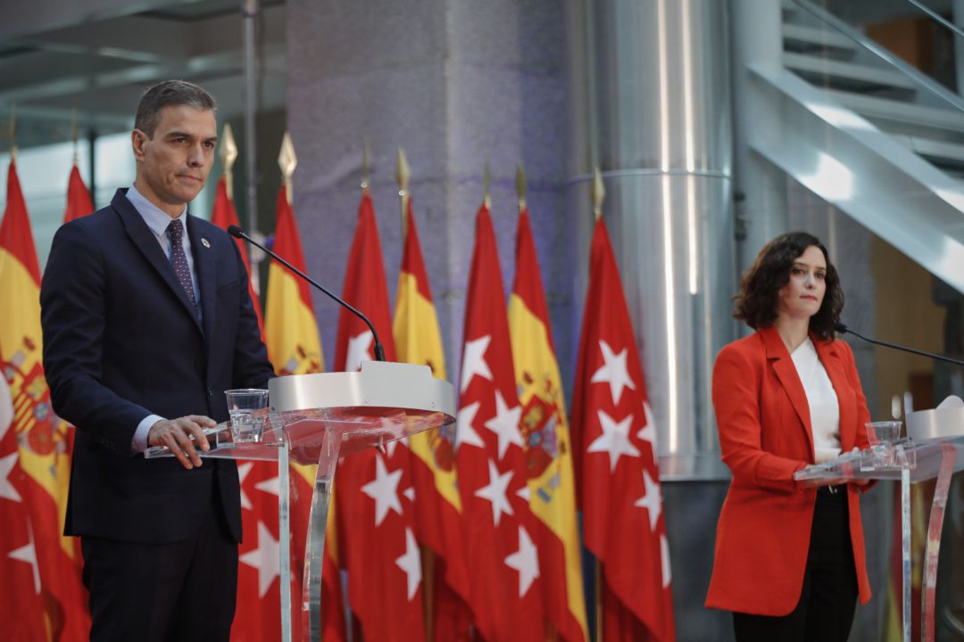 El presidente del Gobierno, Pedro Sánchez, y la presidenta de la Comunidad de Madrid, Isabel Díaz Ayuso. El presidente del Gobierno, Pedro Sánchez, y la presidenta de la Comunidad de Madrid, Isabel Díaz Ayuso.