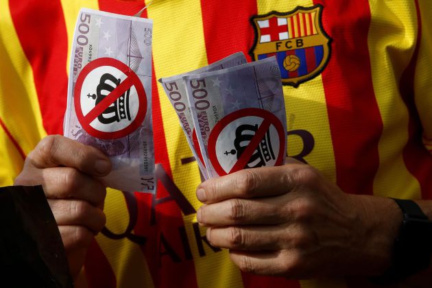 Numerosos manifestantes convocados por entidades independentistas protestan en las inmediaciones de la Estación de Francia Numerosos manifestantes convocados por entidades independentistas protestan en las inmediaciones de la Estación de Francia