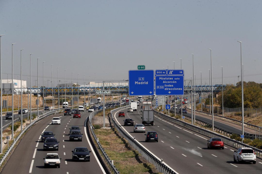 Estado que presenta a primera hora de la tarde la carretera A-5, en sentido salida de la capital, después de gobierno decretase el estado de alarma Estado que presenta a primera hora de la tarde la carretera A-5, en sentido salida de la capital, después de gobierno decretase el estado de alarma