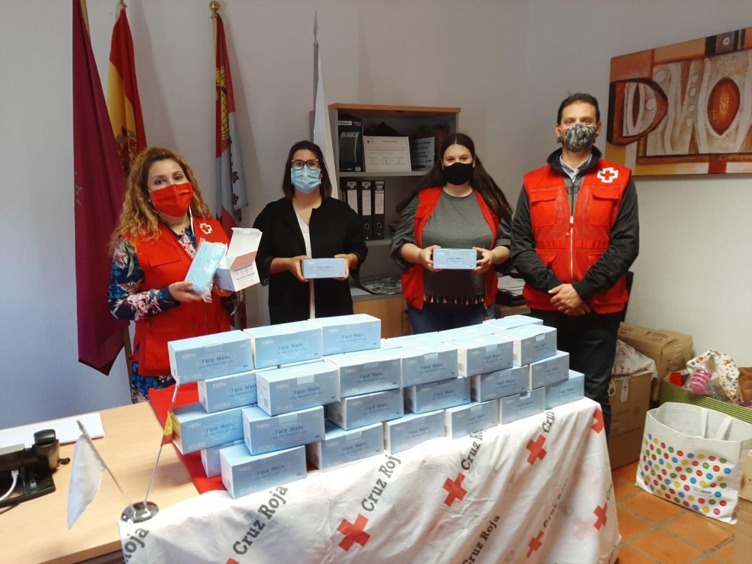 Reparto de mascarillas a través de Cáritas, Cruz Roja y los Servicios Sociales del Ayuntamiento Reparto de mascarillas a través de Cáritas, Cruz Roja y los Servicios Sociales del Ayuntamiento
