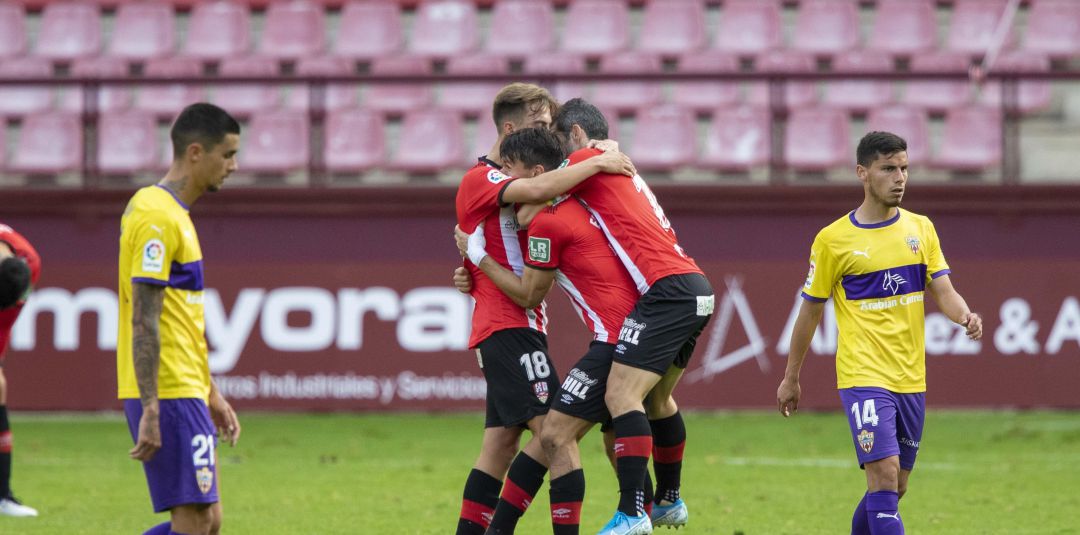 Chumi y Robertone nada más acabar el partido. Chumi y Robertone nada más acabar el partido.