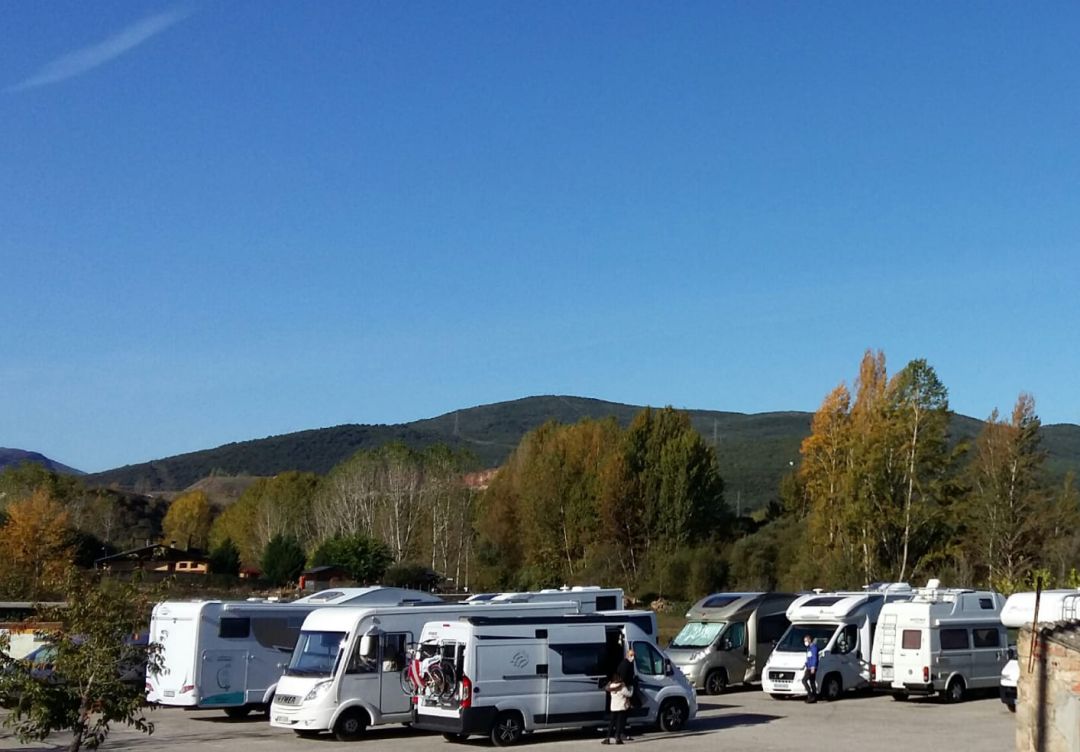 Las autocaravanas copan los aparcamientos Las autocaravanas copan los aparcamientos