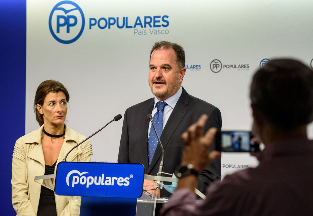 La Junta Directiva Regional extraordinaria del PP Vasco eligió este jueves a Carlos Iturgaiz como nuevo presidente de la formación en Euskadi La Junta Directiva Regional extraordinaria del PP Vasco eligió este jueves a Carlos Iturgaiz como nuevo presidente de la formación en Euskadi
