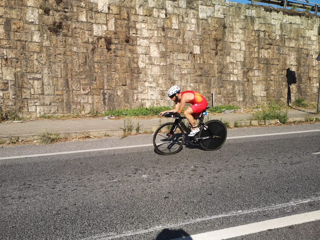 Jairo Ruiz lanzado hacia la meta en el sector ciclismo. Jairo Ruiz lanzado hacia la meta en el sector ciclismo.