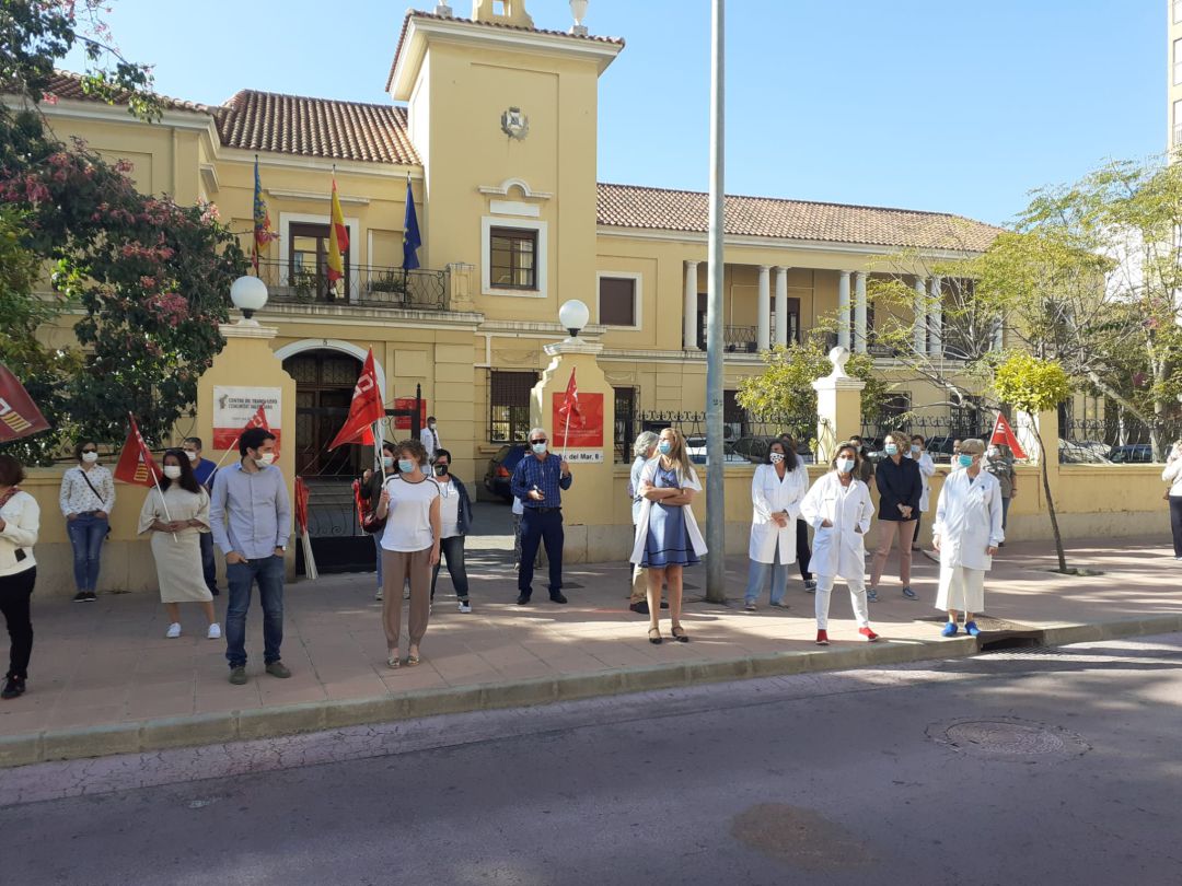 Concentración de Comisiones Obreras este martes para exigir más inversiones en los centros de Atención Primaria Concentración de Comisiones Obreras este martes para exigir más inversiones en los centros de Atención Primaria