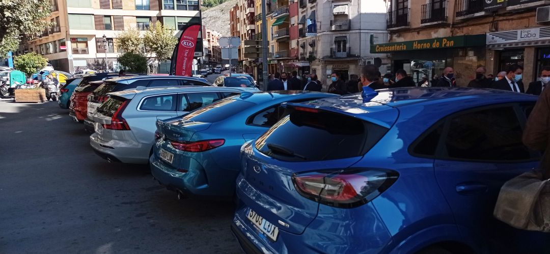 Los concesionarios han exhibido vehículos del Salón en la Plaza de la Constitución Los concesionarios han exhibido vehículos del Salón en la Plaza de la Constitución