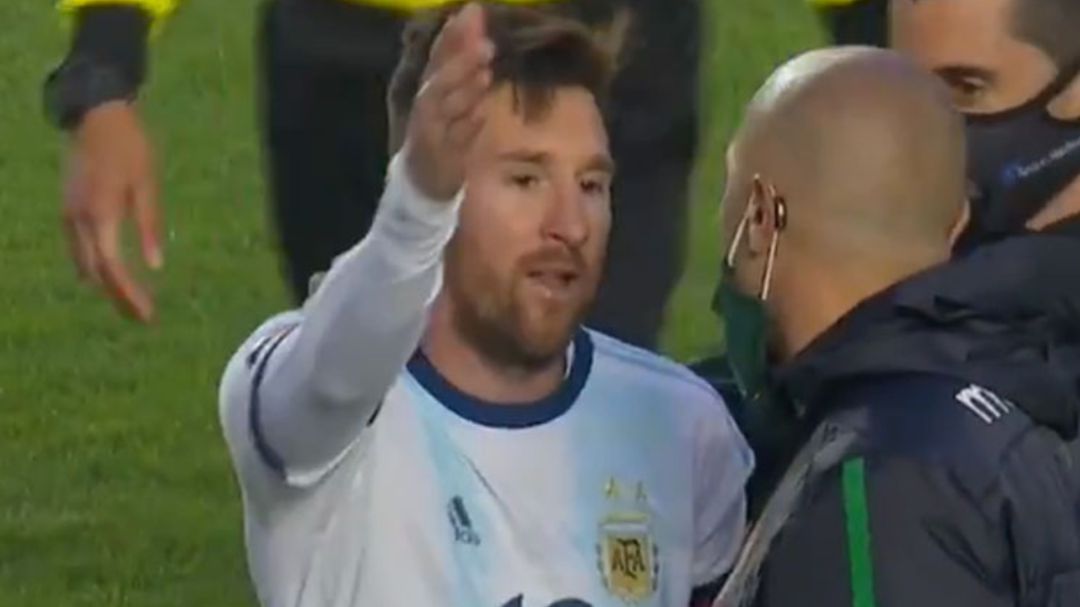 Messi, al término del partido Messi, al término del partido
