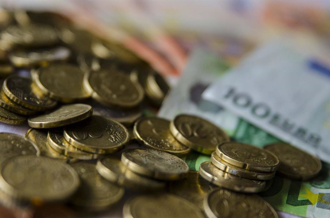 Monedas y billetes Monedas y billetes