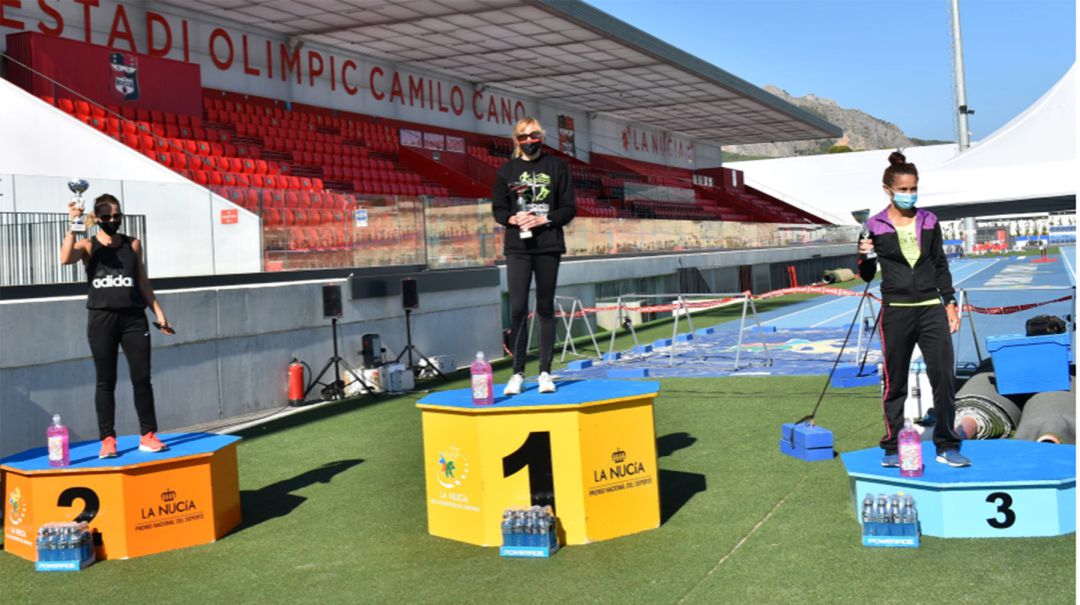 Mª Isabel Ferrer en el podio de La Nucía. Mª Isabel Ferrer en el podio de La Nucía.