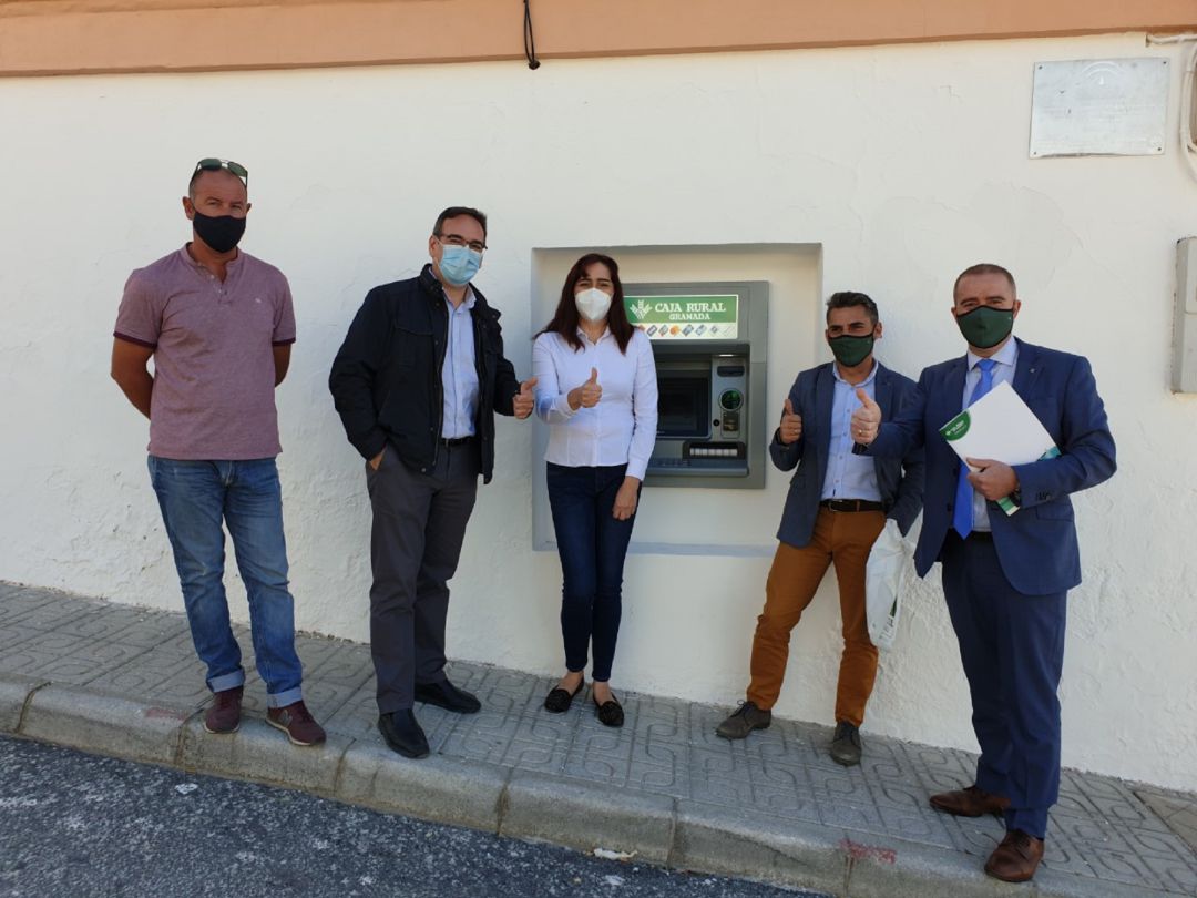 Instalación de un cajero automático en la pedanía de Charches para evitar la exclusión financiera Instalación de un cajero automático en la pedanía de Charches para evitar la exclusión financiera