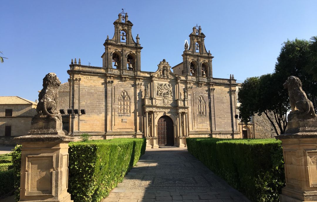 Úbeda es, junto a Baeza, una de las ciudades patrimonio de la humanidad que existen en la provincia de Jaén Úbeda es, junto a Baeza, una de las ciudades patrimonio de la humanidad que existen en la provincia de Jaén