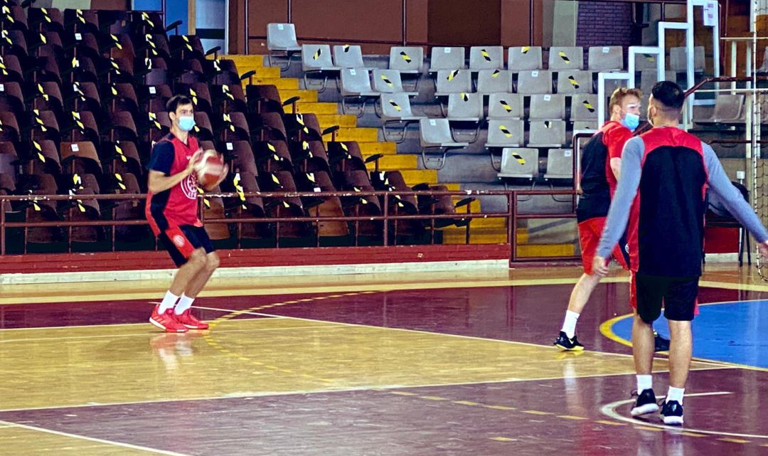 El inicio de liga deberá esperar para el Basket León El inicio de liga deberá esperar para el Basket León