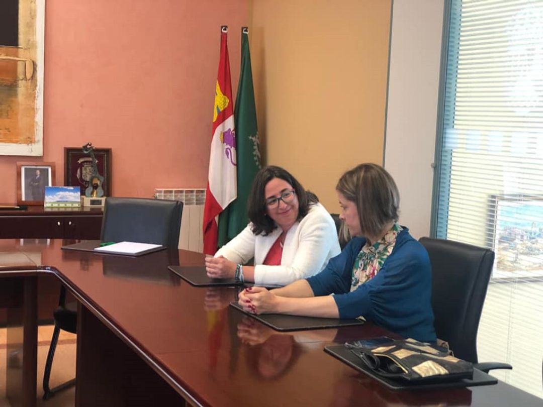 Carmen Gómez, en la parte superior, nueva delegada provincial de baloncesto Carmen Gómez, en la parte superior, nueva delegada provincial de baloncesto