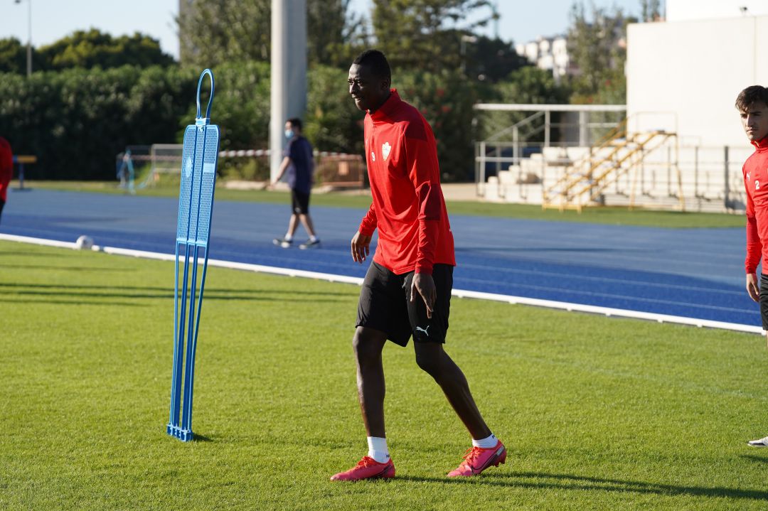 Umar Sadiq volvió al grupo este miércoles. Umar Sadiq volvió al grupo este miércoles.