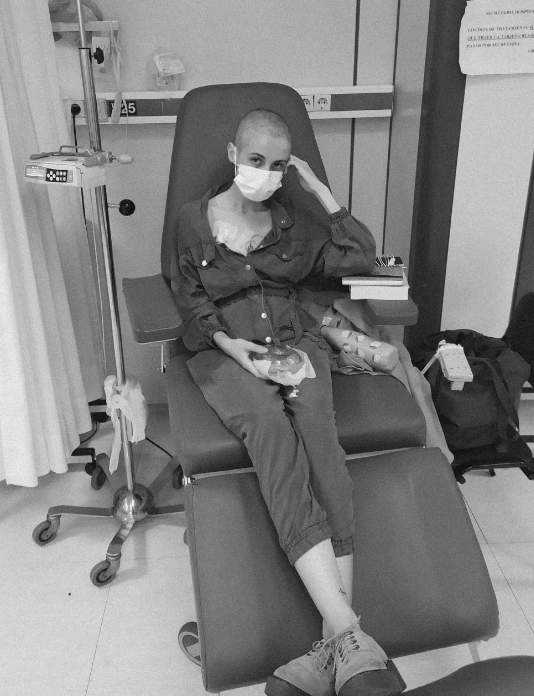 Olatz Vázquez en uno de las sesiones de quimioterapia Olatz Vázquez en uno de las sesiones de quimioterapia