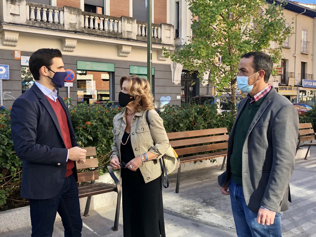 Dirigentes del PP en la plaza del Reloj de Talavera Dirigentes del PP en la plaza del Reloj de Talavera