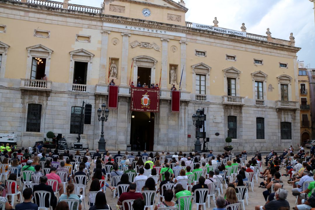 Pregó de Santa Tecla a la plaça de la Font. Pregó de Santa Tecla a la plaça de la Font.