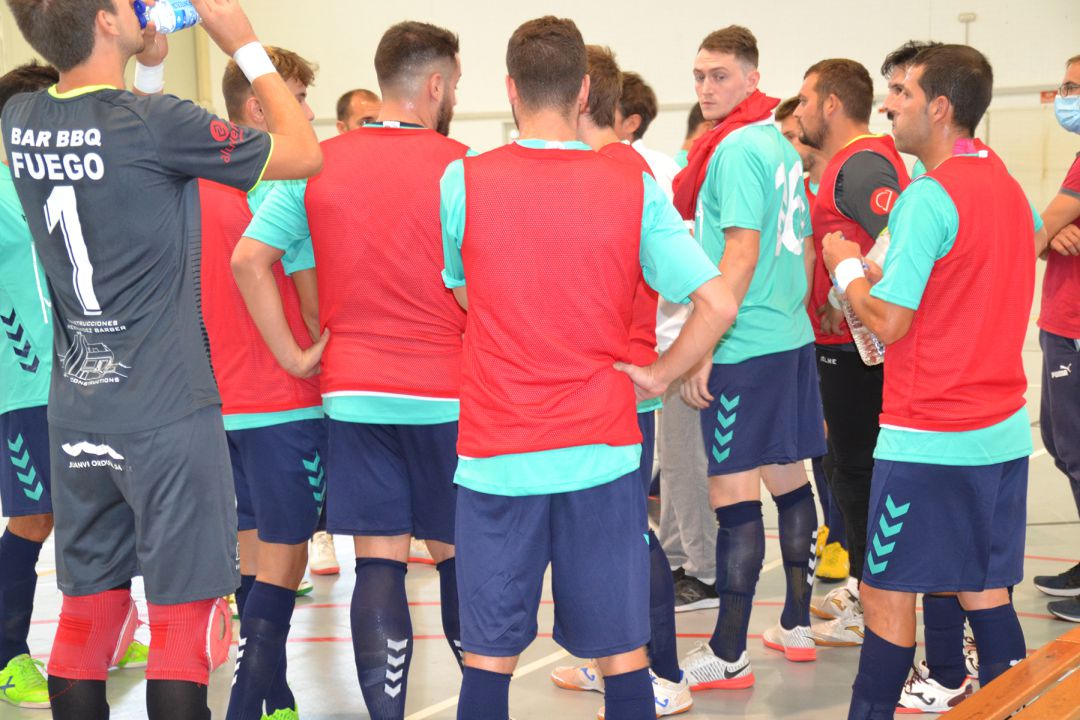 Jugadores del CFS Mar Dénia durante un tiempo muerto. Jugadores del CFS Mar Dénia durante un tiempo muerto.