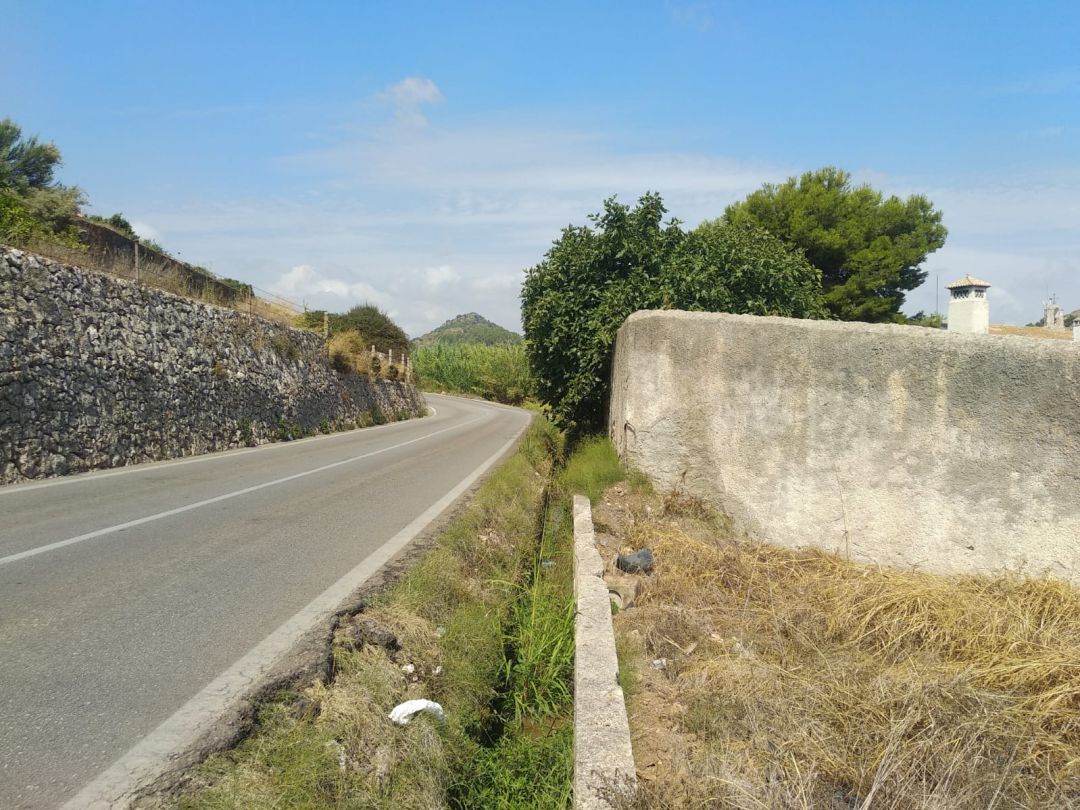 Una de las peligrosas curvas entre La Font y Oliva Una de las peligrosas curvas entre La Font y Oliva