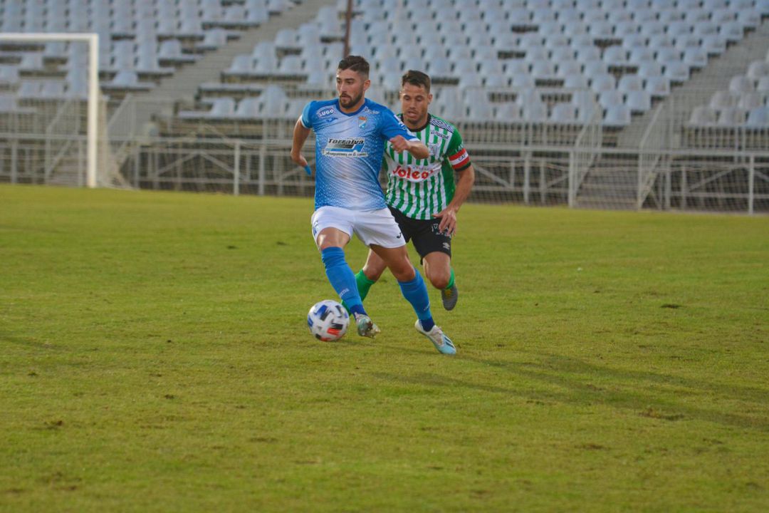 Chuma durante el partido ante el Sanluqueño Chuma durante el partido ante el Sanluqueño