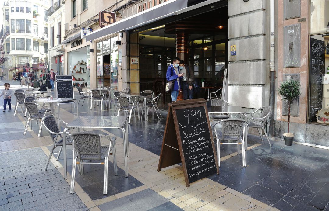 La Junta ha impuesto nuevas restricciones a toda la hostelería de la comunidad La Junta ha impuesto nuevas restricciones a toda la hostelería de la comunidad