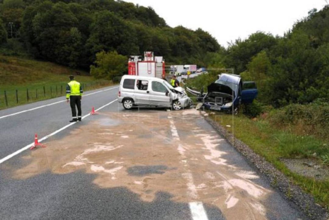 Uno de los accidentes ocurridos en la N-121-A Uno de los accidentes ocurridos en la N-121-A