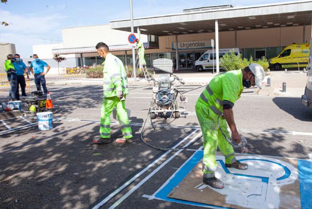 Imagen de archivo de las obras en el aparcamiento del servicio de urgencias del Hospital San Pedro. Imagen de archivo de las obras en el aparcamiento del servicio de urgencias del Hospital San Pedro.