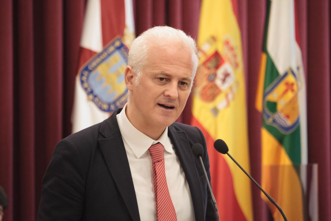 El alcalde de Logroño, Pablo Hermoso de Mendoza, interviene durante la primera sesión del Debate sobre el Estado de la Ciudad, en el Ayuntamiento de Logroño, La Rioja (España), a 15 de octubre de 2020. El debate, que se celebra hoy y mañana, es el primero de Pablo Hermoso de Mendoza como alcalde de la capital riojana.
El alcalde de Logroño, Pablo Hermoso de Mendoza, interviene durante la primera sesión del Debate sobre el Estado de la Ciudad, en el Ayuntamiento de Logroño, La Rioja (España), a 15 de octubre de 2020. El debate, que se celebra hoy y mañana, es el primero de Pablo Hermoso de Mendoza como alcalde de la capital riojana.