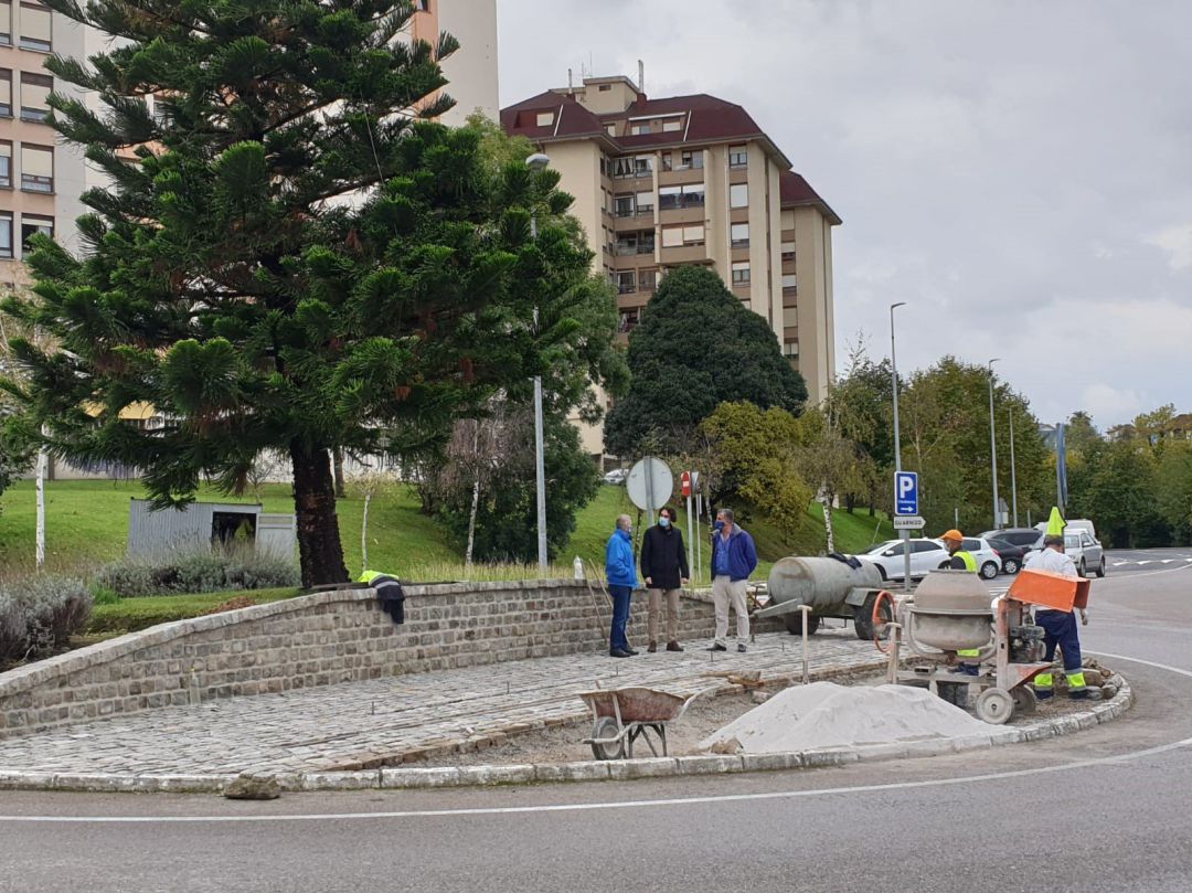 Rotonda de Astillero donde se ubicará una trainera Rotonda de Astillero donde se ubicará una trainera