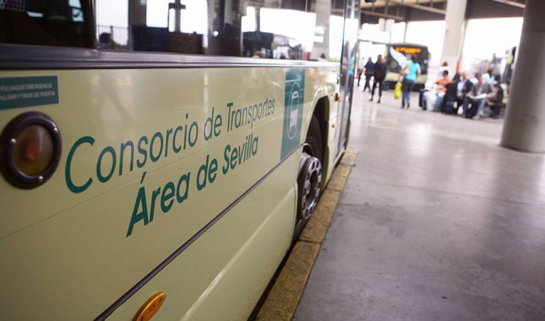 Un autobús del Consorcio de Transportes del Área de Sevilla. Un autobús del Consorcio de Transportes del Área de Sevilla.