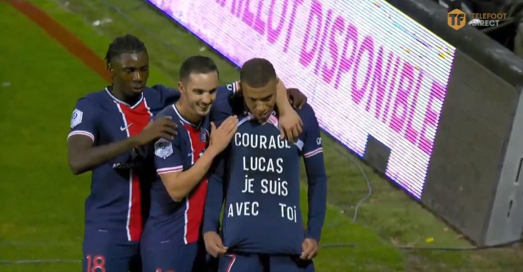 Mbappé en la celebración del gol ante el Nimes. Mbappé en la celebración del gol ante el Nimes.
