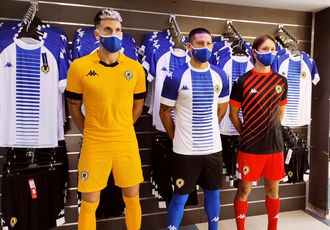 Raúl, Acuña y Nani posan con las nuevas camisetas Raúl, Acuña y Nani posan con las nuevas camisetas