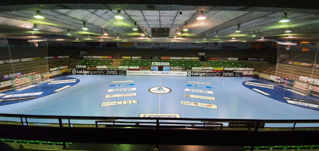 El feudo amarillo está listo para albergar una nueva fiesta del balonmano. El feudo amarillo está listo para albergar una nueva fiesta del balonmano.