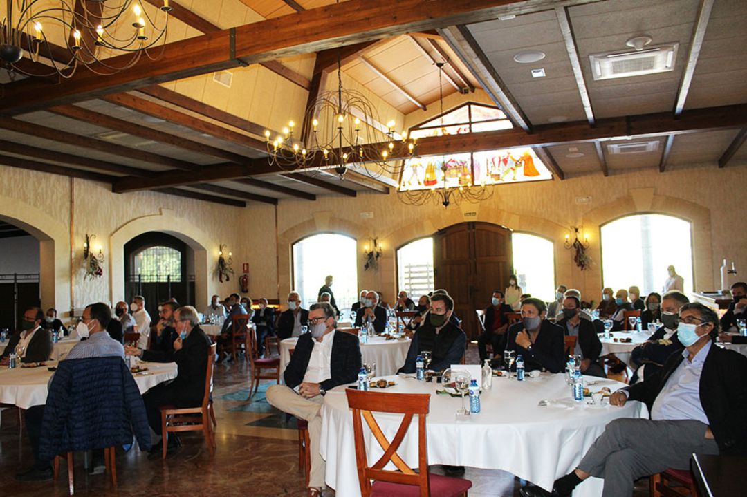 Reunión con empresarios de Novelda sobre el proyecto de Puerto Seco Reunión con empresarios de Novelda sobre el proyecto de Puerto Seco