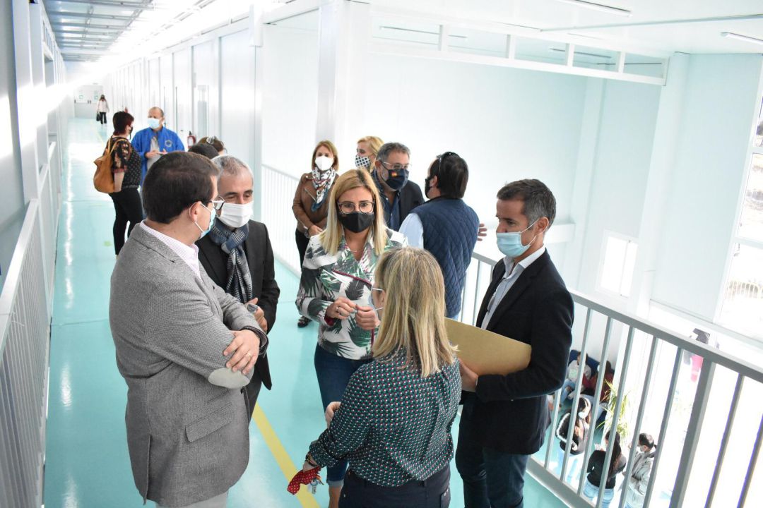 Visita a las aulas prefabricadas del IES Azorín de Petrer Visita a las aulas prefabricadas del IES Azorín de Petrer