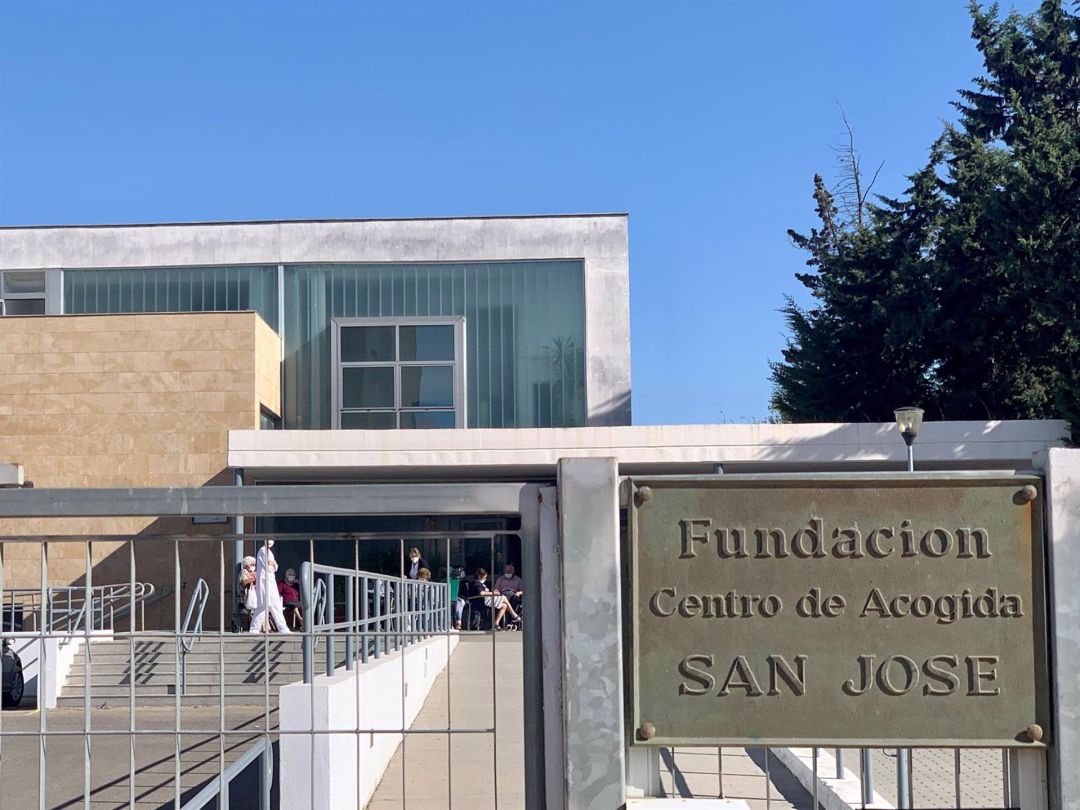 Fachada de la Fundación Centro de Acogida San José de Jerez de la Frontera Fachada de la Fundación Centro de Acogida San José de Jerez de la Frontera