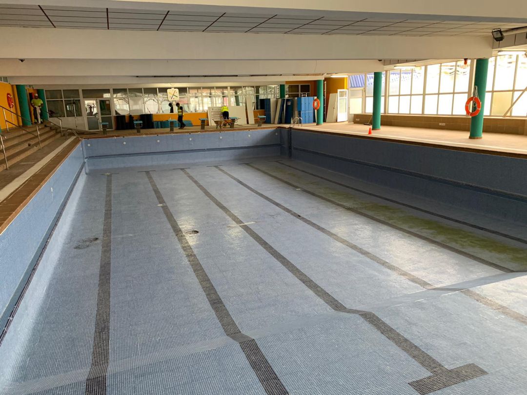 Piscina del polideportivo Peru Zaballa. Piscina del polideportivo Peru Zaballa.