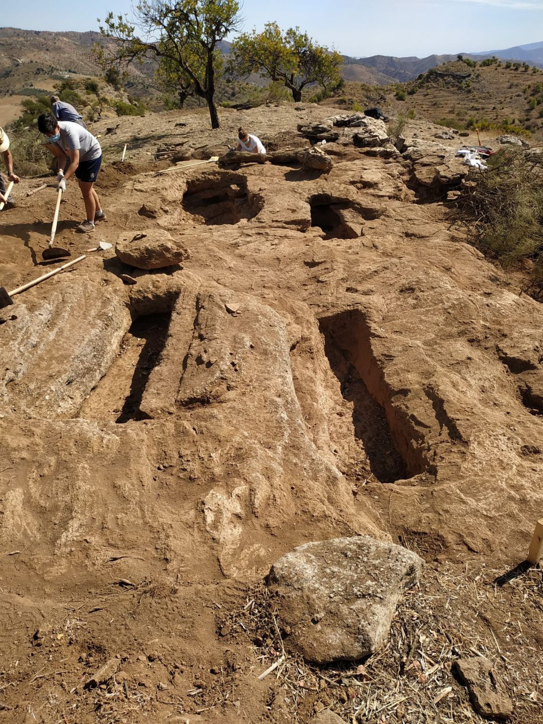 Restos arqueológicos en la sierra de Pizarra Restos arqueológicos en la sierra de Pizarra