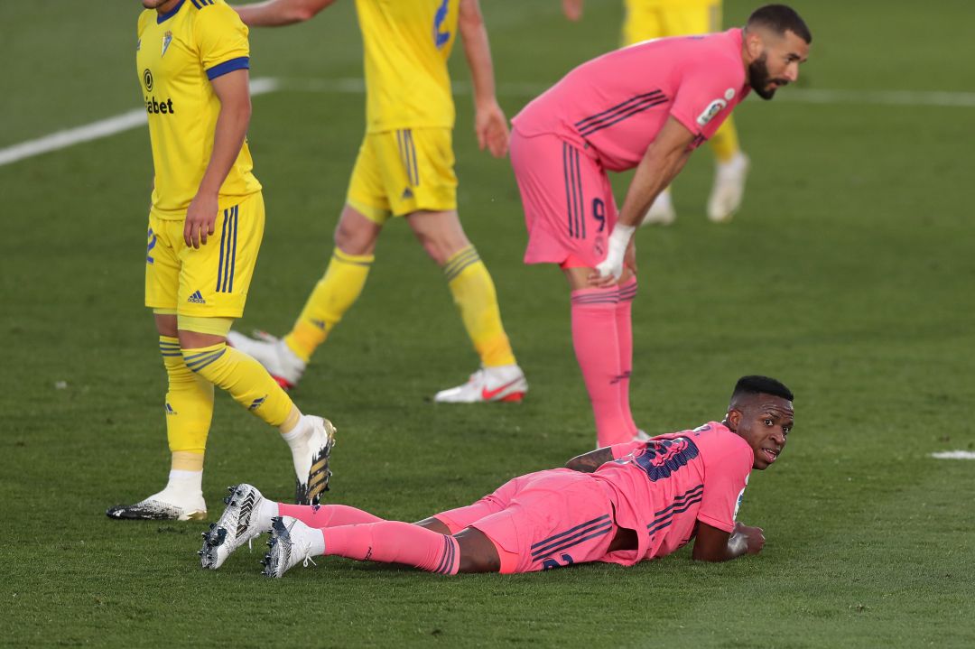Vinicius y Benzema durante el partido Vinicius y Benzema durante el partido