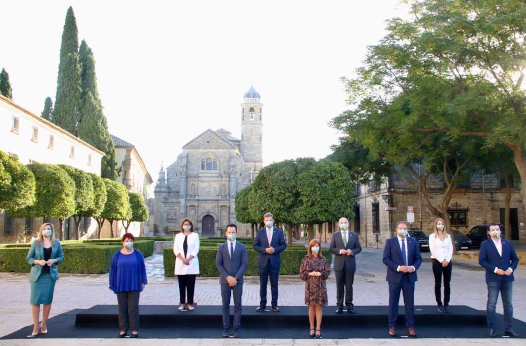 Los alcaldes del Grupo Ciudades Patrimonio de la Humanidad que han asistido a la Asamblea celebrada en Úbeda Los alcaldes del Grupo Ciudades Patrimonio de la Humanidad que han asistido a la Asamblea celebrada en Úbeda