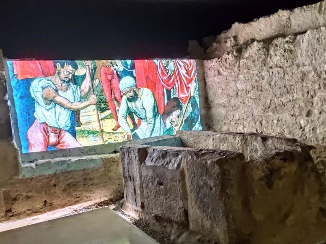 Estado actual de la Cripta de San Vicente una vez han terminado las obras de renovación de su sistema de iluminación. Estado actual de la Cripta de San Vicente una vez han terminado las obras de renovación de su sistema de iluminación.