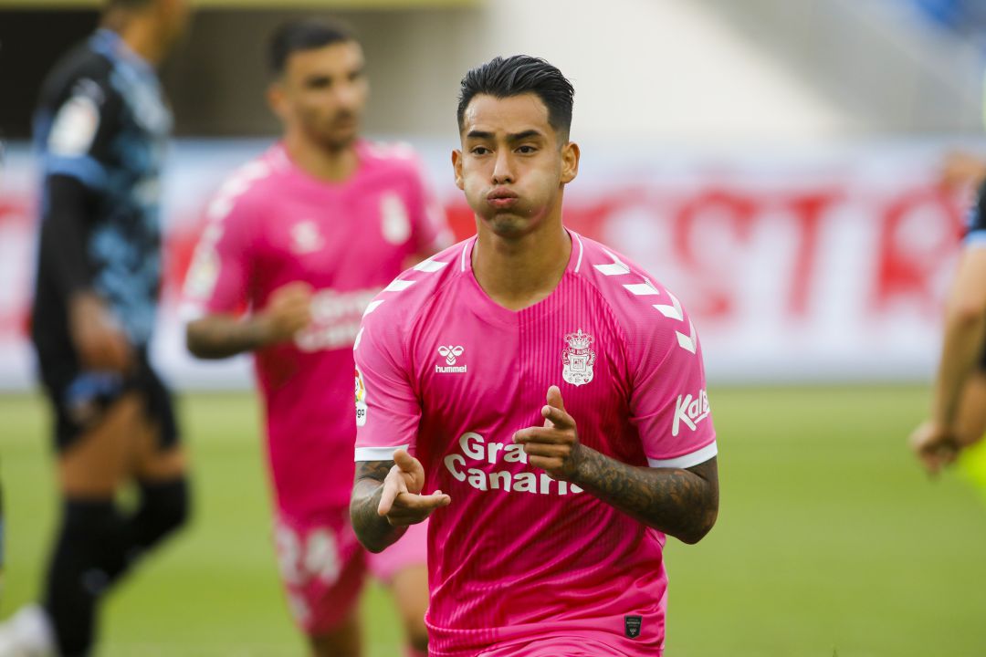 Sergio Araújo celebrando el primer gol contra el Almería. Sergio Araújo celebrando el primer gol contra el Almería.