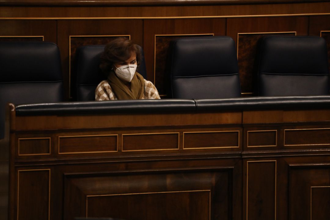 La vicepresidenta primera del Gobierno, Carmen Calvo, en una sesión plenaria en el Congreso de los Diputados La vicepresidenta primera del Gobierno, Carmen Calvo, en una sesión plenaria en el Congreso de los Diputados