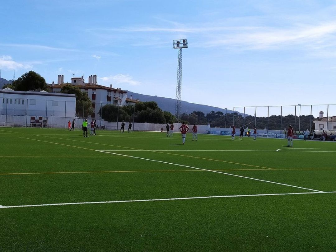 Un momento del partido. Un momento del partido.