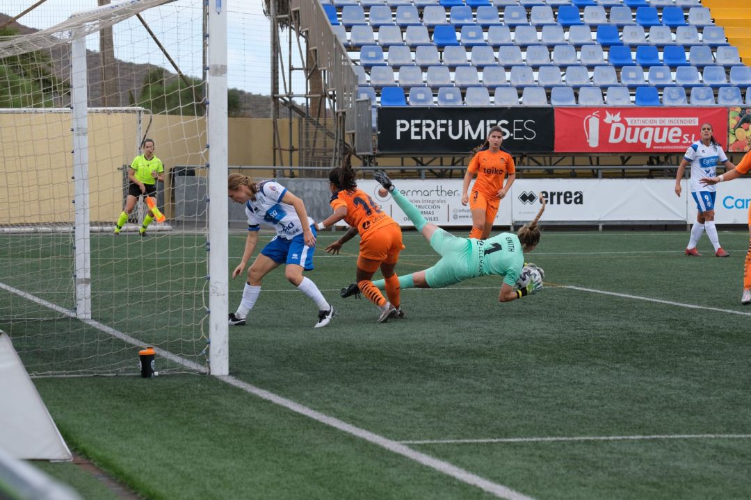 El conjunto tinerfeño logró la primera victoria de la temporada en curso El conjunto tinerfeño logró la primera victoria de la temporada en curso