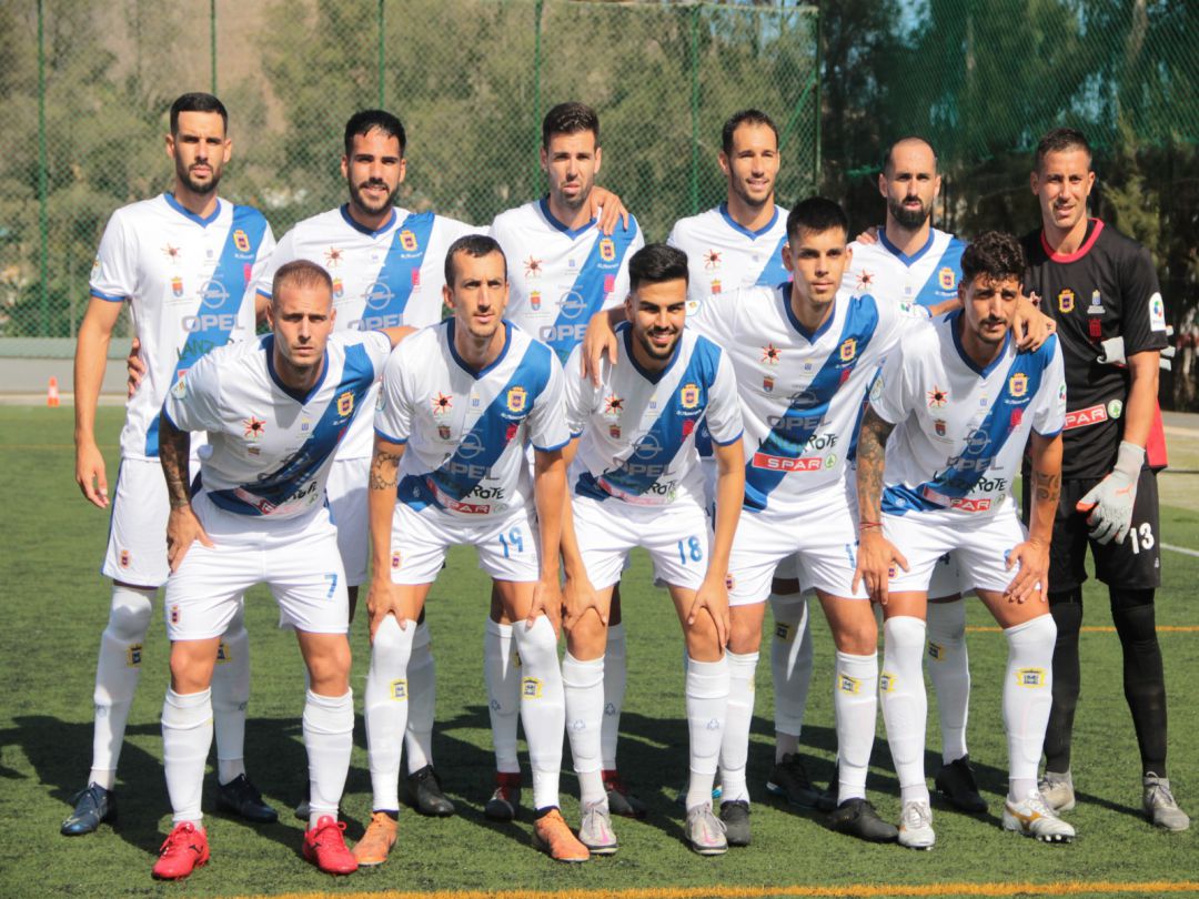 Primer equipo titular de la UD Lanzarote en la temporada 2020-2021. Primer equipo titular de la UD Lanzarote en la temporada 2020-2021.