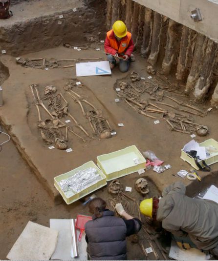 Los arqueólogos obtienen un mayor conocimiento sobre las enfermedades del pasado cuando realizan excavaciones en fosas comunes como esta de Italia. Los arqueólogos obtienen un mayor conocimiento sobre las enfermedades del pasado cuando realizan excavaciones en fosas comunes como esta de Italia.